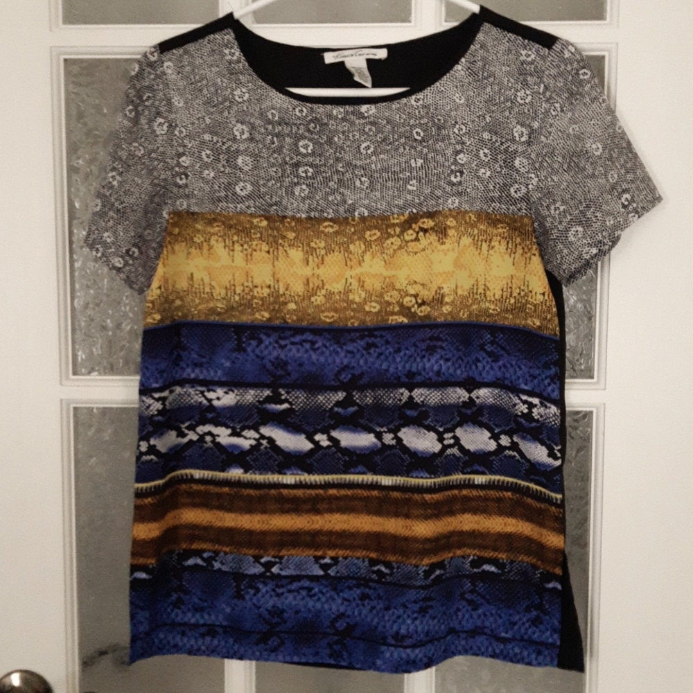 2/25$***Kenneth Cole colorful top